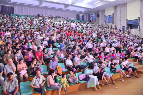 浙艺院赴临安横街村演出