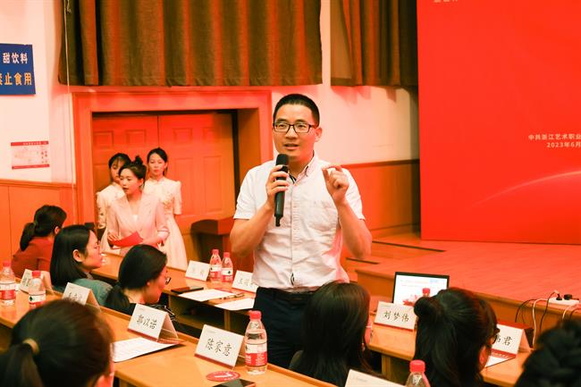 刘梦伟.jpg 刘梦伟.jpg