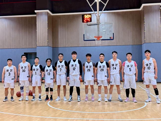 钟声杯篮球赛第二轮对阵浙江财经大学 赛前合照.jpg